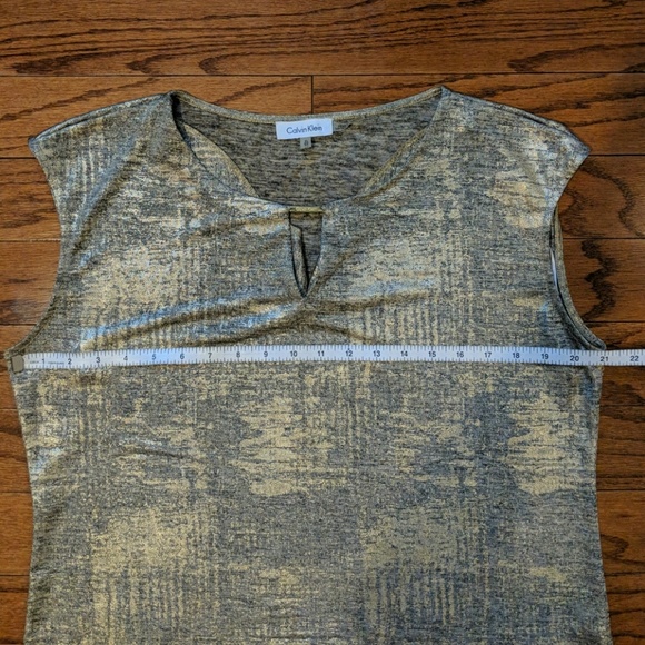 🎉sale🎉CK Metallic Cap Sleeve top - Picture 4 of 8